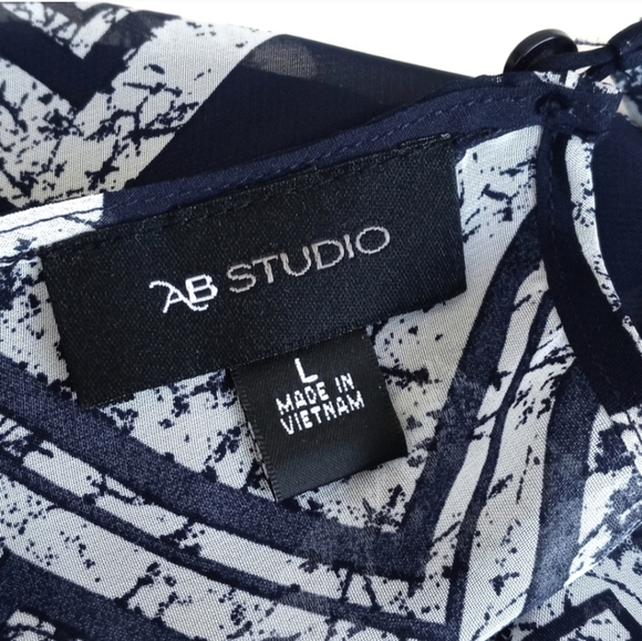 🌿 AB Studio Navy White Abstract Print Cut Out 3/4 Sleeve High Low Blouse L - Picture 2 of 9